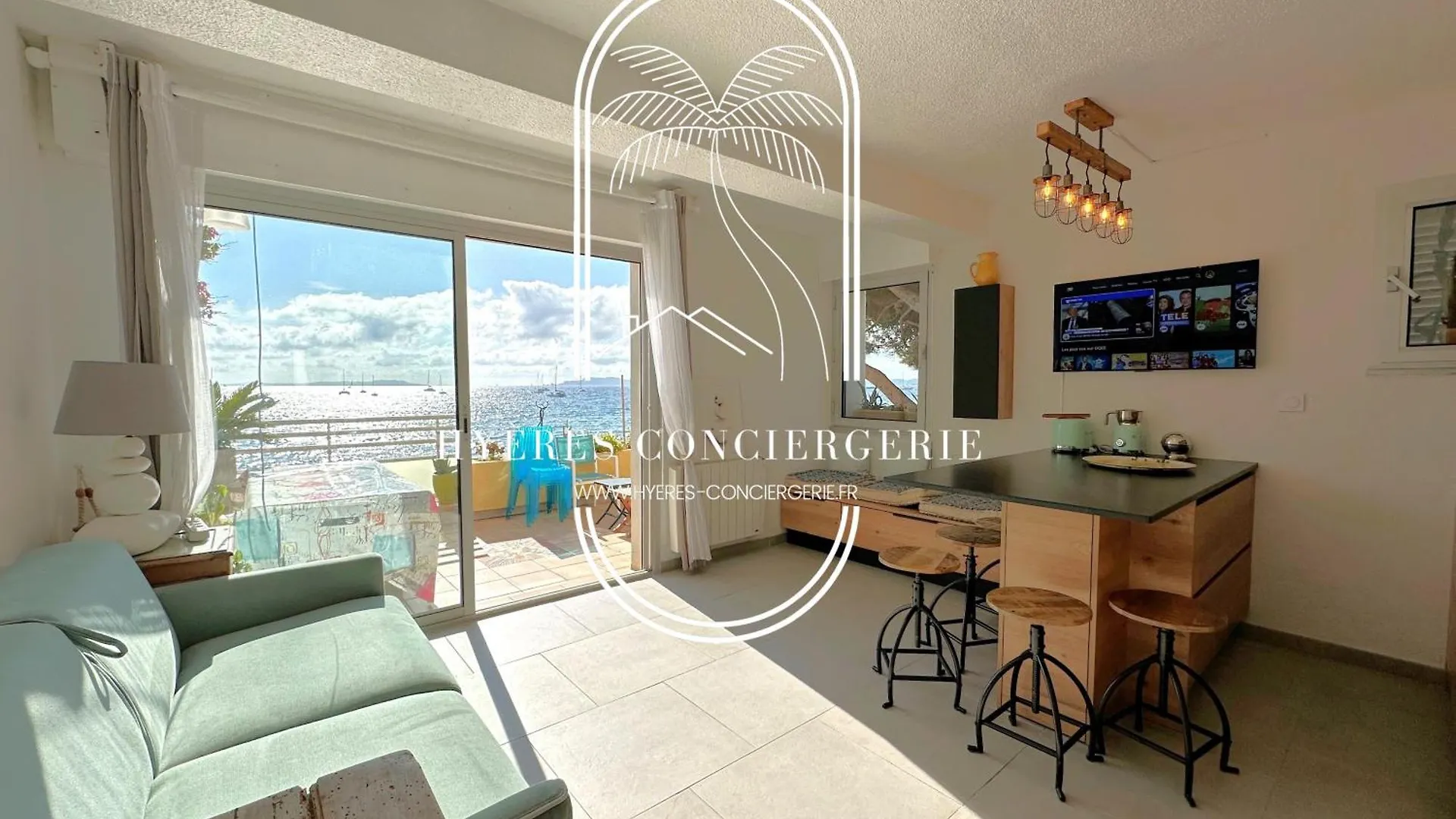 Apartment Hyeres Plage Bona 1 Chambre Lit Superposes Parking Wifi Pieds Dans L'Eau By Hc