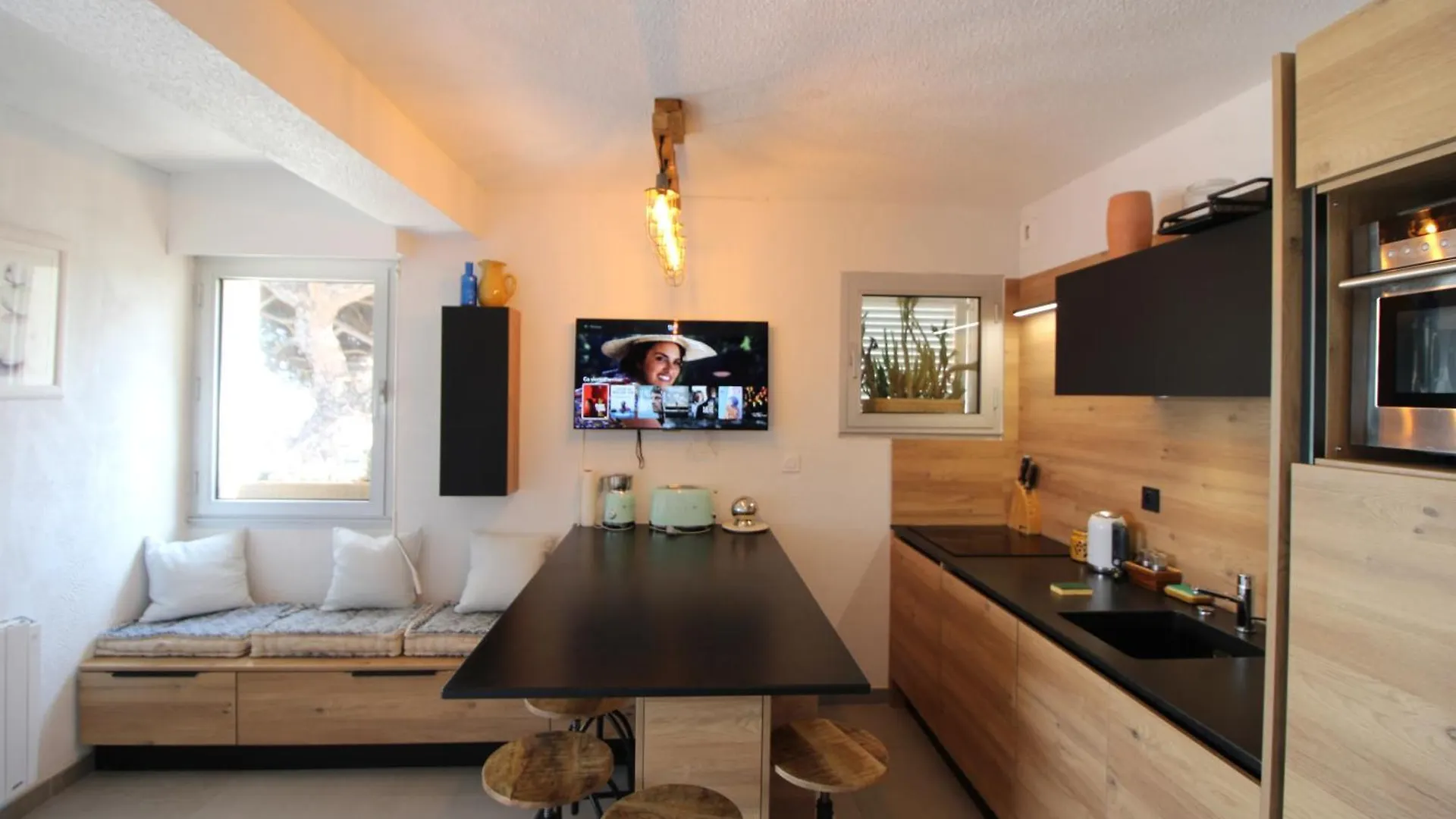 Hyeres Plage Bona 1 Chambre Lit Superposes Parking Wifi Pieds Dans L'Eau By Hc France